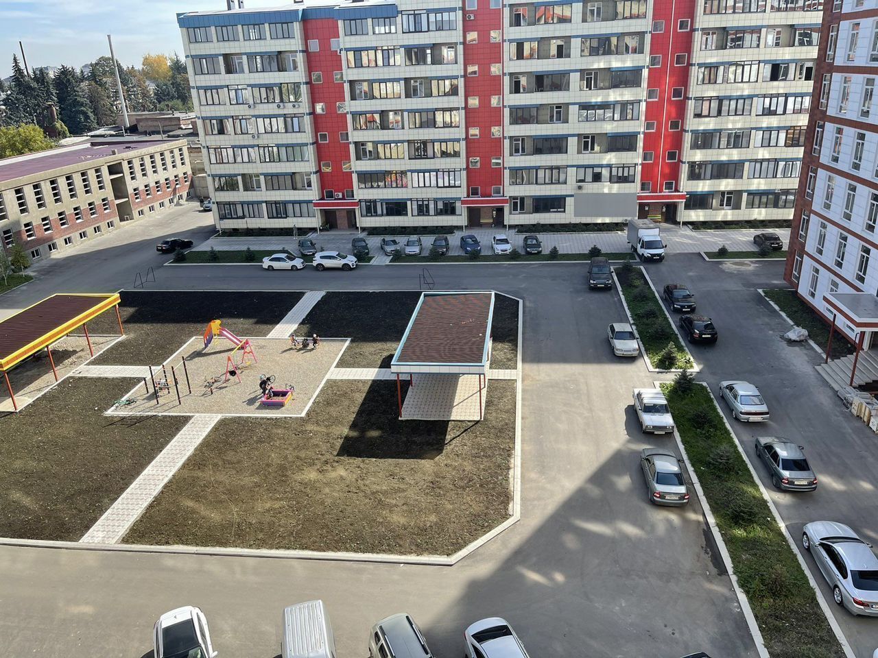 Соврeмeннaя евpo-двушка класса люкс с чудесным видом на горы с окна